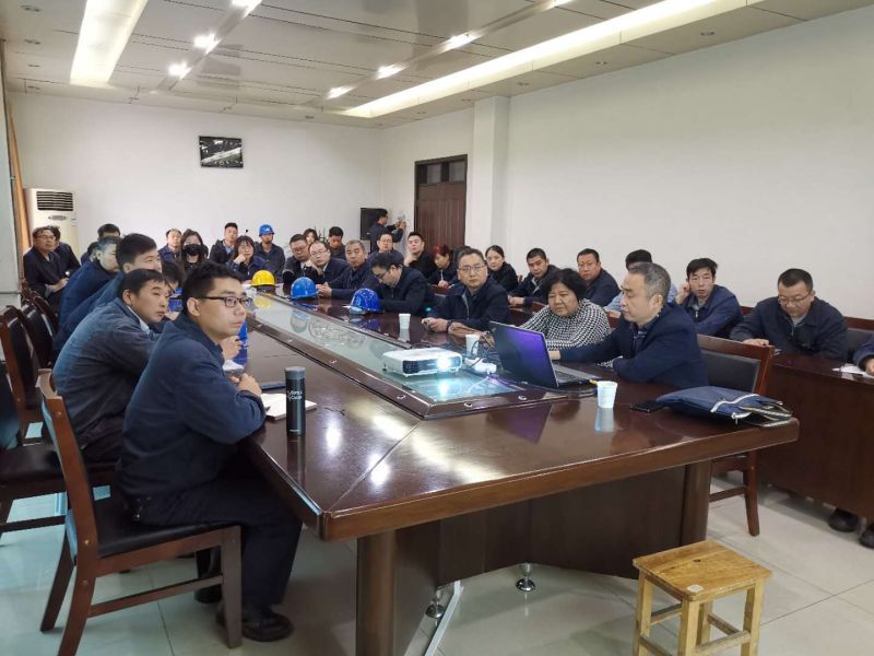 
				   
					學(xué)習(xí)固體廢物防治法、提高環(huán)境治理能力——黃河同力舉辦新版《固體廢物污染環(huán)境防治法》培訓(xùn)班
				 