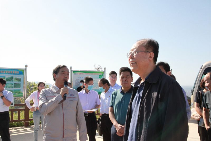 
				   
					河南省人大常委會黨組副書記、副主任馬懿一行到洛陽黃河同力調(diào)研
				 